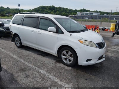 TOYOTA SIENNA 2011