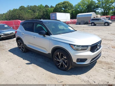 VOLVO XC40 2019