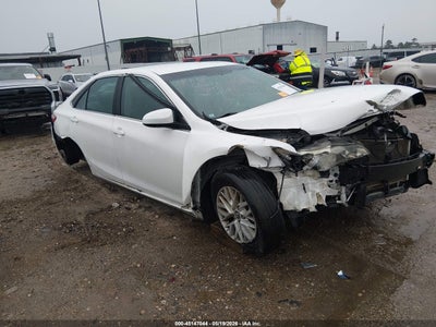 TOYOTA CAMRY 2016