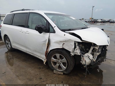 TOYOTA SIENNA 2013