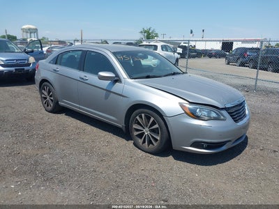 CHRYSLER 200 2013