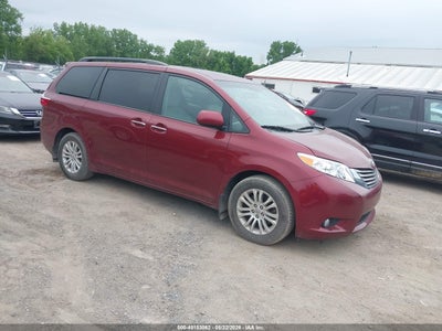TOYOTA SIENNA 2015