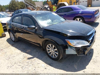 CHRYSLER 200 2013