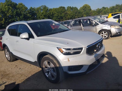 VOLVO XC40 2021