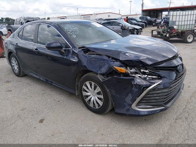 TOYOTA CAMRY 2021