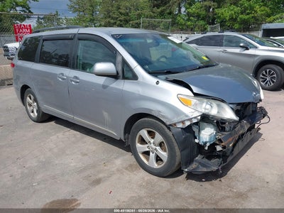 TOYOTA SIENNA 2012