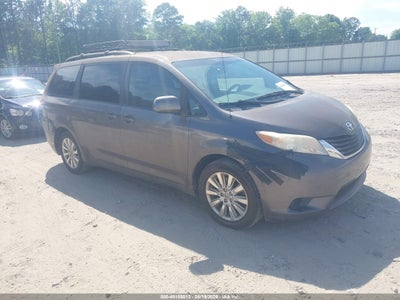 TOYOTA SIENNA 2011