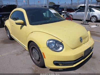 VOLKSWAGEN BEETLE 2013