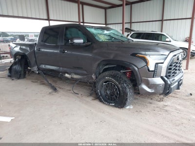 TOYOTA TUNDRA 2024