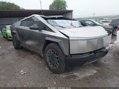 TESLA CYBERTRUCK 2024