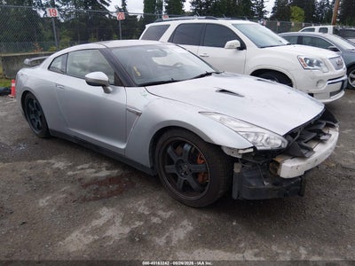 NISSAN GT-R 2016