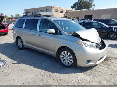 TOYOTA SIENNA 2016