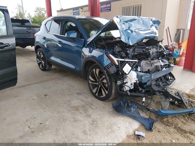 VOLVO XC40 2023