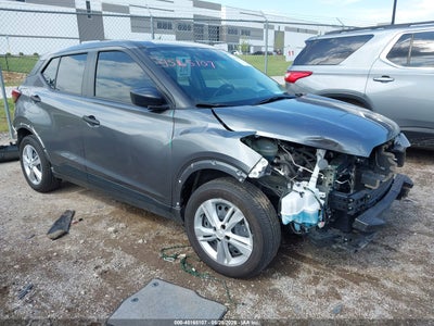 NISSAN KICKS PLAY 2025