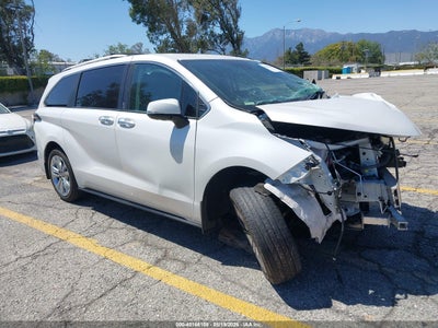 TOYOTA SIENNA 2024