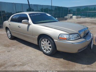 LINCOLN TOWN CAR 2011