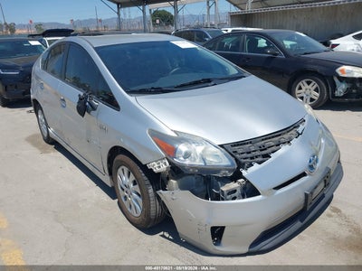 TOYOTA PRIUS PLUG-IN 2014