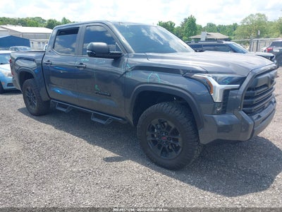 TOYOTA TUNDRA 2024