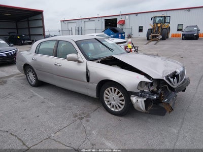 LINCOLN TOWN CAR 2003