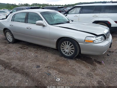 LINCOLN TOWN CAR 2004