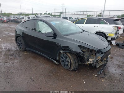 TESLA MODEL Y 2025