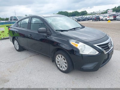 NISSAN VERSA 2015
