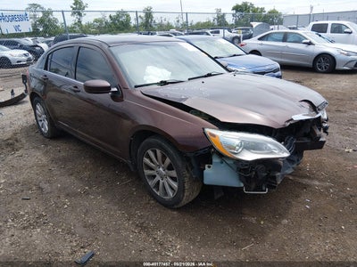 CHRYSLER 200 2013