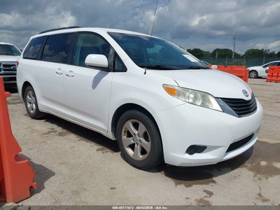 TOYOTA SIENNA 2013