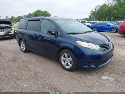 TOYOTA SIENNA 2011