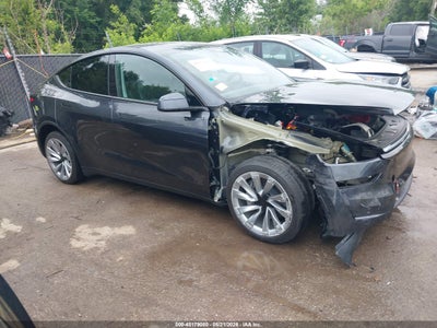 TESLA MODEL Y 2026