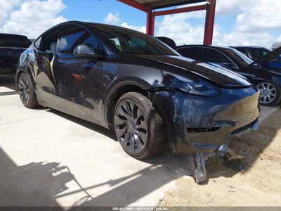 TESLA MODEL Y 2024