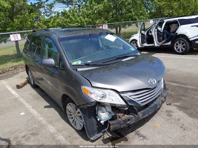 TOYOTA SIENNA 2015