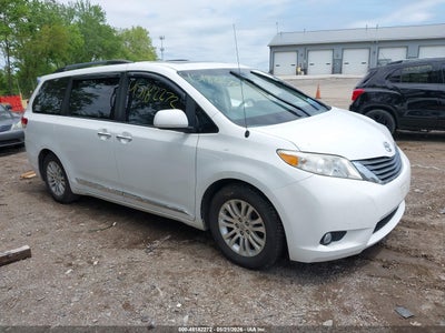 TOYOTA SIENNA 2013