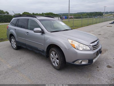 SUBARU OUTBACK 2011