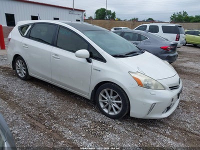 TOYOTA PRIUS V 2013