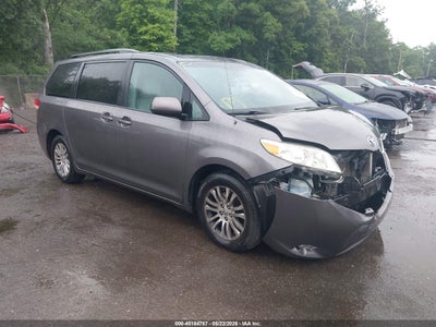 TOYOTA SIENNA 2014