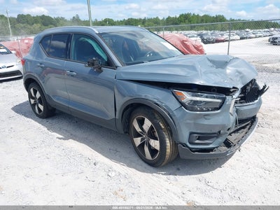 VOLVO XC40 2021