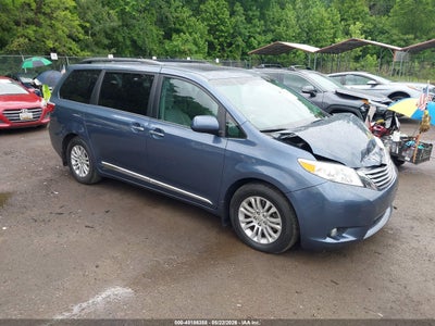 TOYOTA SIENNA 2015