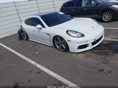 PORSCHE PANAMERA 2016