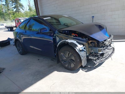 TESLA MODEL Y 2026
