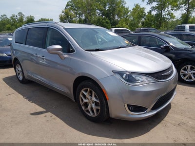 CHRYSLER PACIFICA 2018
