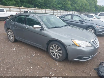 CHRYSLER 200 2013