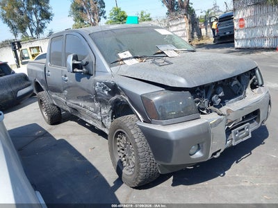 NISSAN TITAN 2015