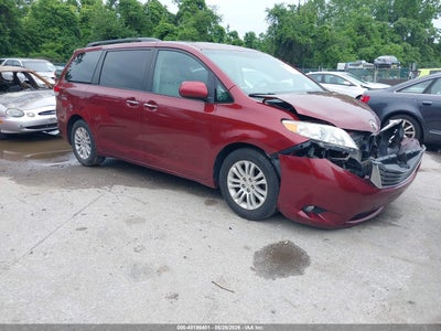 TOYOTA SIENNA 2011