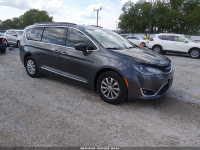 CHRYSLER PACIFICA 2017
