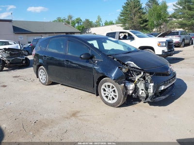 TOYOTA PRIUS V 2017