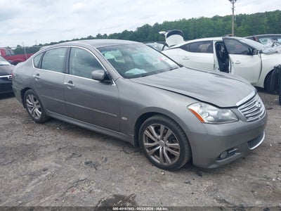 INFINITI M35 2010