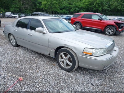 LINCOLN TOWN CAR 2003