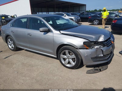 VOLKSWAGEN PASSAT 2013