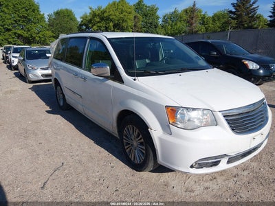 CHRYSLER TOWN & COUNTRY 2015